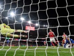 Tangan Besi Raya: Jantung Arteta Aman dari Teror Garnacho di Laga Penuh Drama!