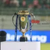 Pekan Krusial Liga 1 2026: Persib Kokoh di Puncak, Semen Padang Bangkit Berkat Sentuhan Emas Imran Nahumarury 7 Pekan Krusial Liga 1 2026: Persib Kokoh di Puncak, Semen Padang Bangkit Berkat Sentuhan Emas Imran Nahumarury