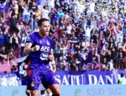 Ezra Walian Kembali ke Timnas: Apresiasi Tinggi dari Pelatih Persik Kediri, Marcos Reina, dan Peran Krusialnya untuk Garuda