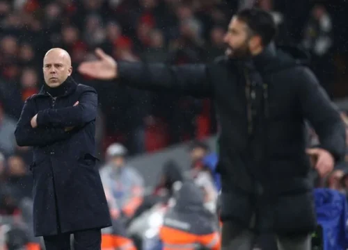 Arena Neraka Istanbul: Arne Slot dan Pelajaran Berat Liverpool di Markas Galatasaray