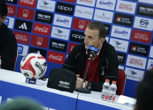Milomir Seslija Tetap Pimpin Persis Solo Hadapi Bali United: Momen Krusial Pasca Target Gagal