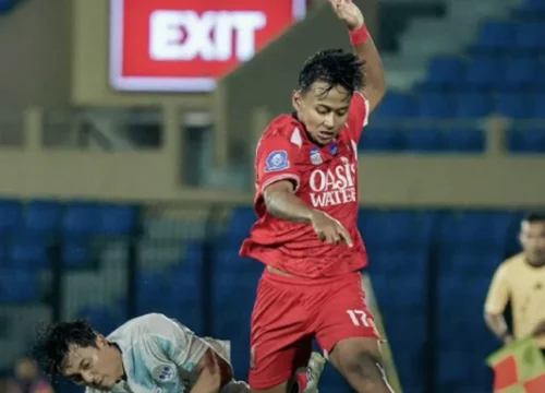 Super League Memanas: Persib Kokoh di Puncak, Persijap Jauhi Zona Degradasi dalam Pertarungan Sengit
