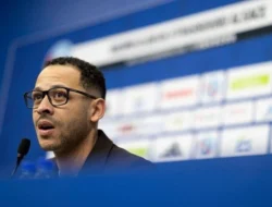 Analisis Klaim Liam Rosenior: Mengapa Duel Panas PSG Vs Chelsea Adalah Sajian Wajib Bagi Penggemar Netral