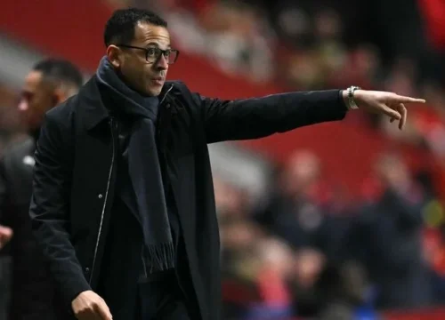 Badai di Paris: Liam Rosenior dan Tanggung Jawab di Balik Pembantaian Chelsea oleh PSG