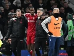 Arne Slot dan Puzzle ‘Gacor’: Mengurai Dampak Absennya Alexander Isak bagi Liverpool