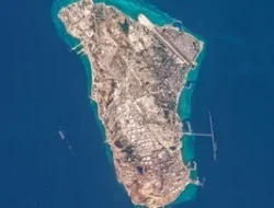 Retorika dan Realitas: Menjelajahi Kebijakan Trump terhadap Minyak Iran dan Selat Hormuz