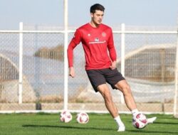 TERUNGKAP! Satu Pesan Misterius John Herdman Kembalikan Elkan Baggott ke Timnas!