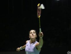SHOCK! Ratu Bulutangkis Carolina Marin Gantung Raket, Dunia Maya Banjir Air Mata!