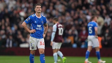 Tragedi 7 Gol Villa Park: Sunderland Hancur di Menit Akhir, Tapi Roh Juang Mereka Menyala!