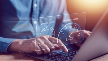 Bongkar Rahasia di Balik Frekuensi 700 MHz & 2,6 GHz: Internet RI Siap Ngebut Maksimal!